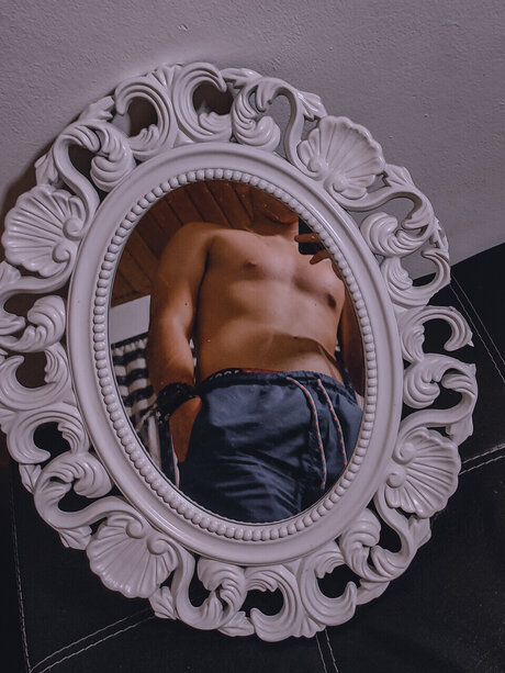 Naakte gelekte OnlyFans-foto van Andres23