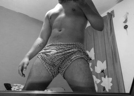 Alasti lekkinud OnlyFans-i pilt Esteban Sebastin
