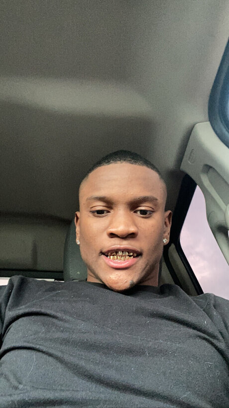 Nacktes geleaktes OnlyFans-Foto von Moneymakinnz