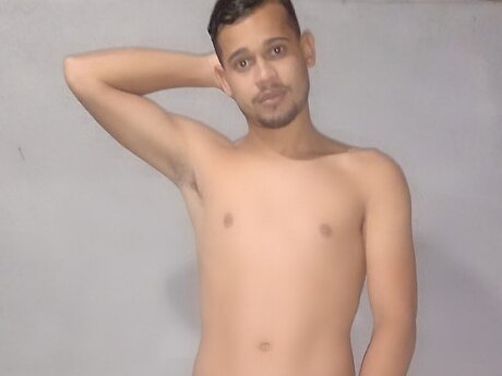 Alaston vuotanut OnlyFans-kuva Pablo Tavares