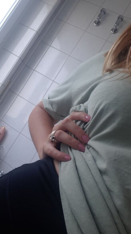 Alaston vuotanut OnlyFans-kuva Stella22m