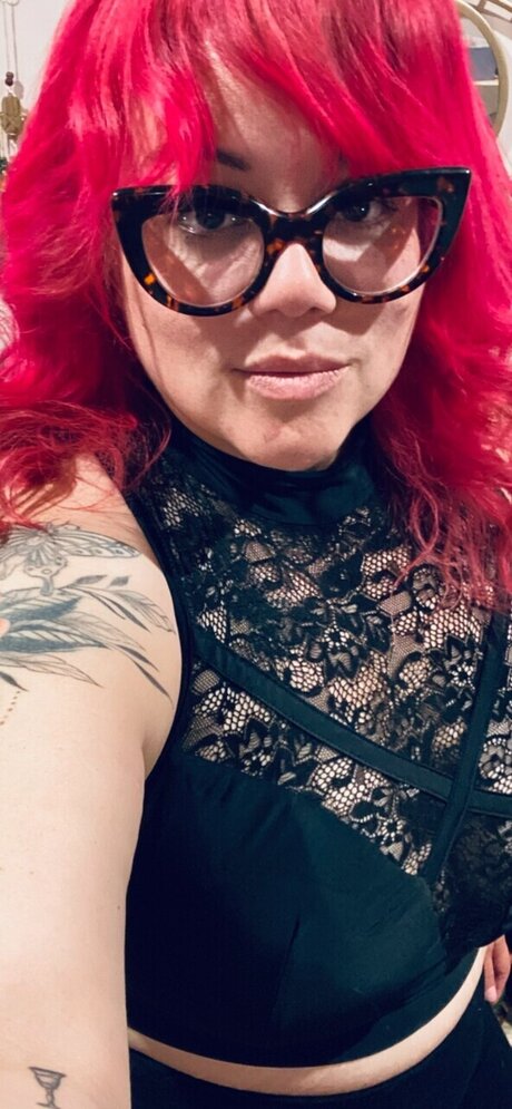 Naakte gelekte OnlyFans-foto van Elena