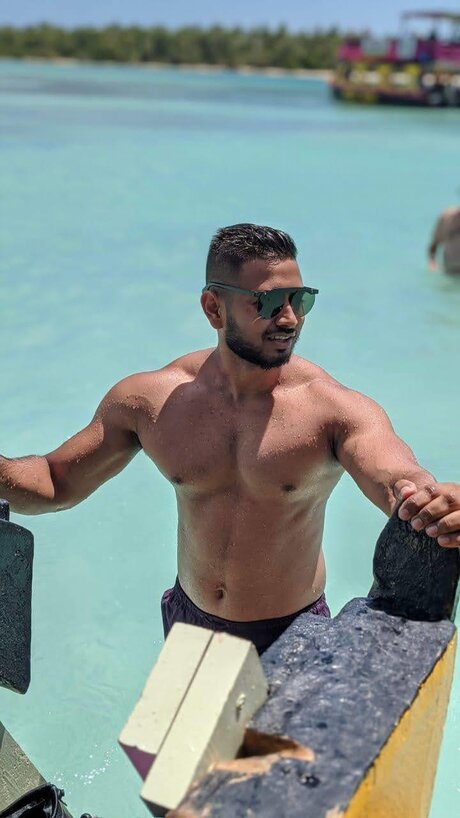Naakte gelekte OnlyFans-foto van Aaron