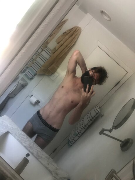 Silver OnlyFansリークヌード写真