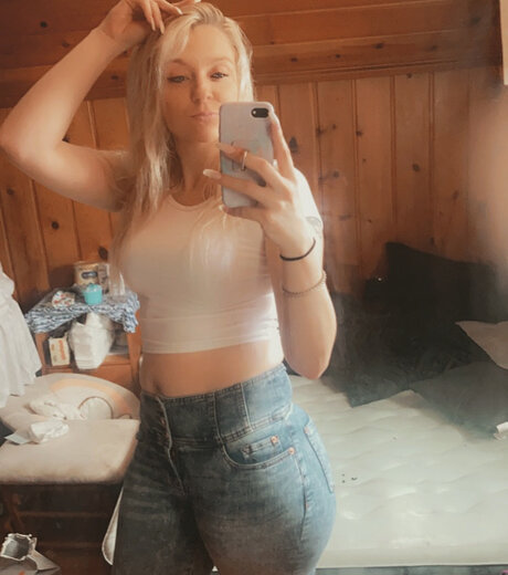 Обнаженная фотография утечки OnlyFans от Booskibaby