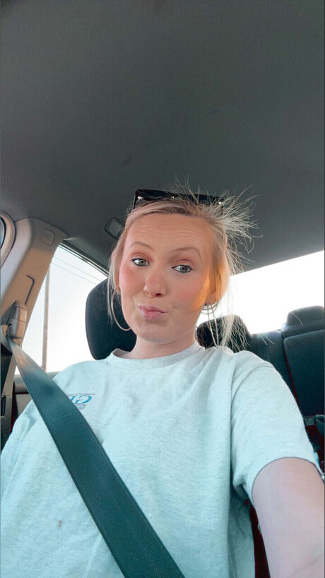 Naken läckt OnlyFans-bild av Elisabeth