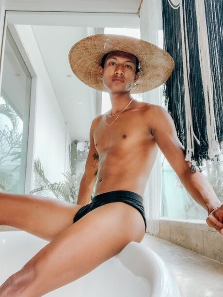 Tonimontana OnlyFansリークヌード写真