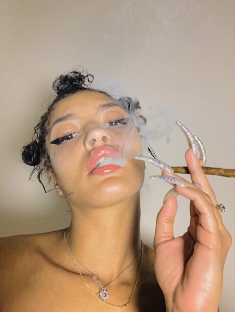 Naniiakuaxx OnlyFans