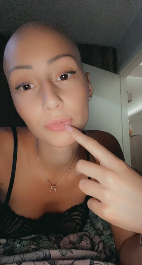 Foto desnuda filtrada de OnlyFans de Lustyangel