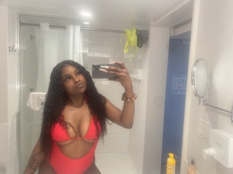 Foto nua vazada do OnlyFans de Auroa Island