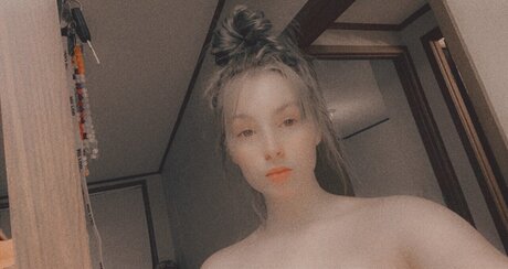 Alaston vuotanut OnlyFans-kuva Dess
