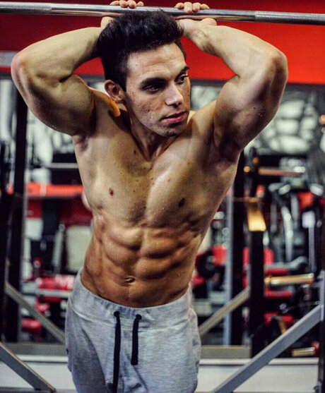 Naakte gelekte OnlyFans-foto van Anthony