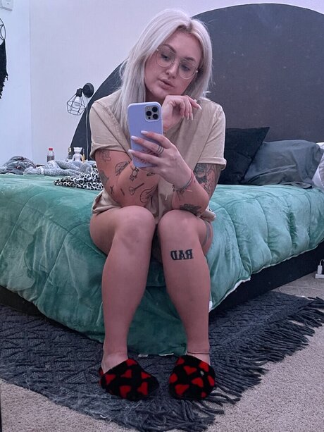 Nacktes geleaktes OnlyFans-Foto von Ashleigh