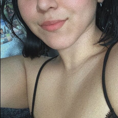 Обнаженная фотография утечки OnlyFans от Minirosa