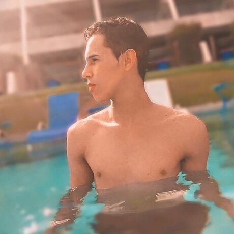 Alaston vuotanut OnlyFans-kuva Victor Marcolyno
