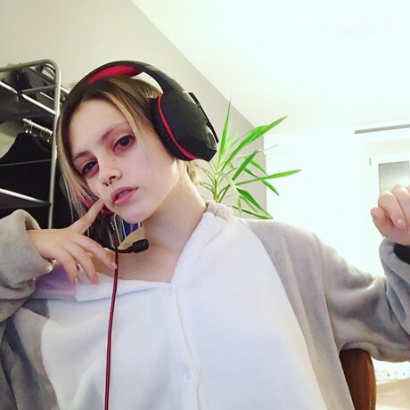 Naakte gelekte OnlyFans-foto van Debbie Axolotl