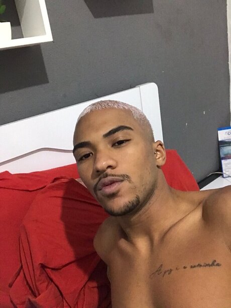 Alaston vuotanut OnlyFans-kuva Pablo Carvalho