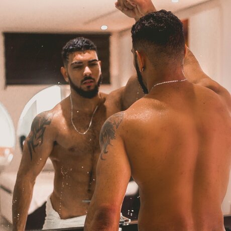 Alaston vuotanut OnlyFans-kuva Dom