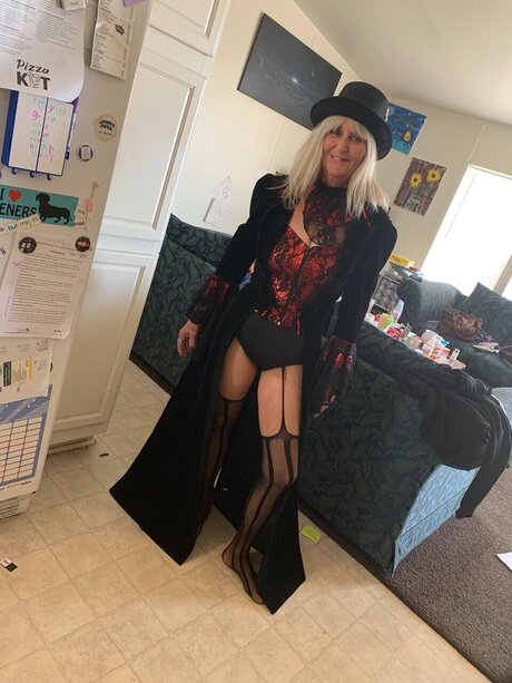 Naakte gelekte OnlyFans-foto van Tantalizing Enchantress