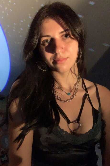 Nahá fotka uniklých OnlyFans od Bella