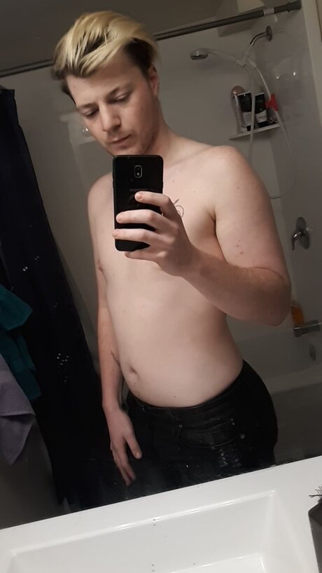 Обнаженная фотография утечки OnlyFans от Grey Dinsdale