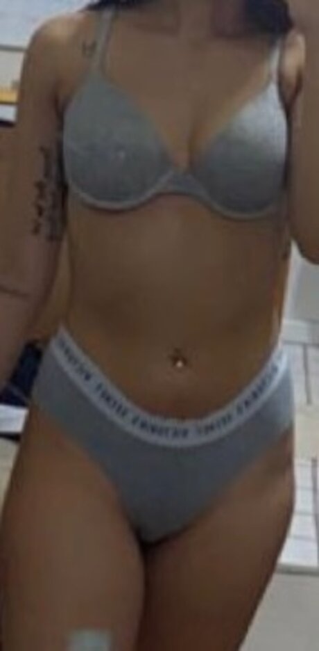 Photo nue de fuite OnlyFans de Notsoinnocentbabyy