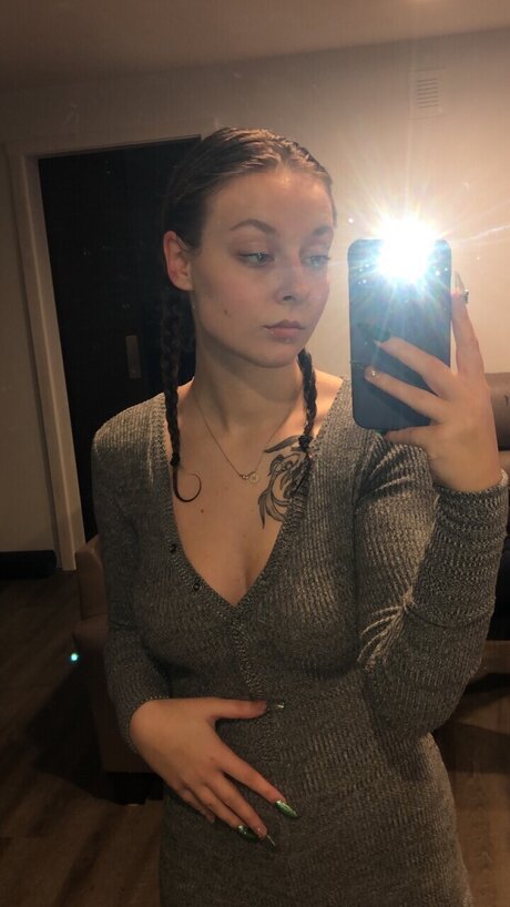 Foto nua vazada do OnlyFans de Little Hilly