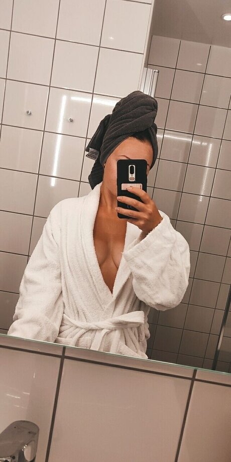 Swedishskimaskgirl
