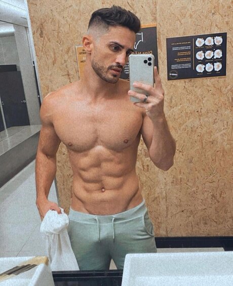 Foto nua vazada do OnlyFans de Diego Oliveira