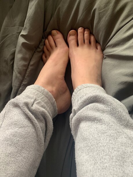 Naakte gelekte OnlyFans-foto van Cara