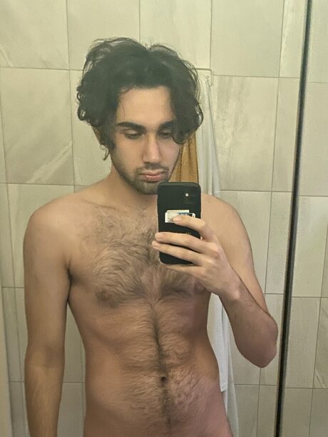 Naakte gelekte OnlyFans-foto van Efe
