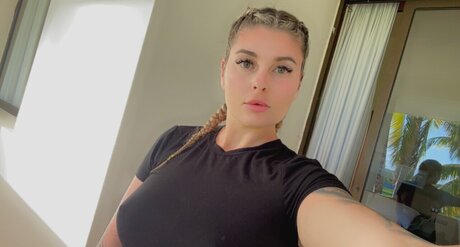 Naken läckt OnlyFans-bild av Samantha