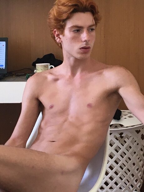 Обнаженная фотография утечки OnlyFans от James Stone