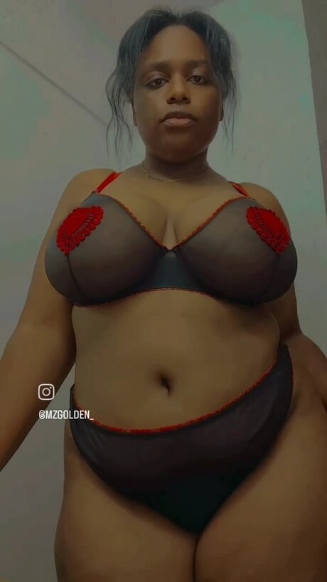 Nahá fotka uniklých OnlyFans od Goldenthickness
