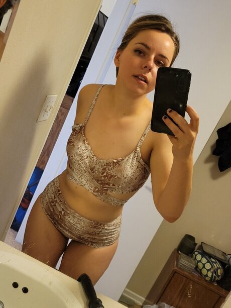 Nagie wyciekłe zdjęcie OnlyFans od Sparksmodel
