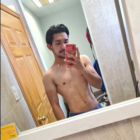 Nahá fotka uniklých OnlyFans od Oscar Ramirez