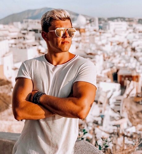 Naakte gelekte OnlyFans-foto van A S