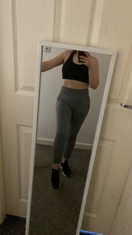 Foto di nudo di fuga di OnlyFans di Louisew