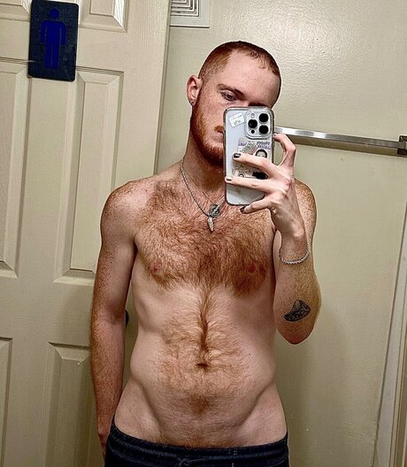 Alasti lekkinud OnlyFans-i pilt Henri