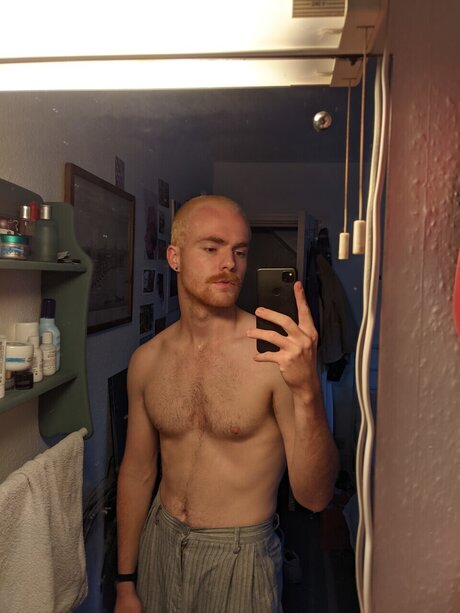 Nahá fotka uniklých OnlyFans od Damien Rocket