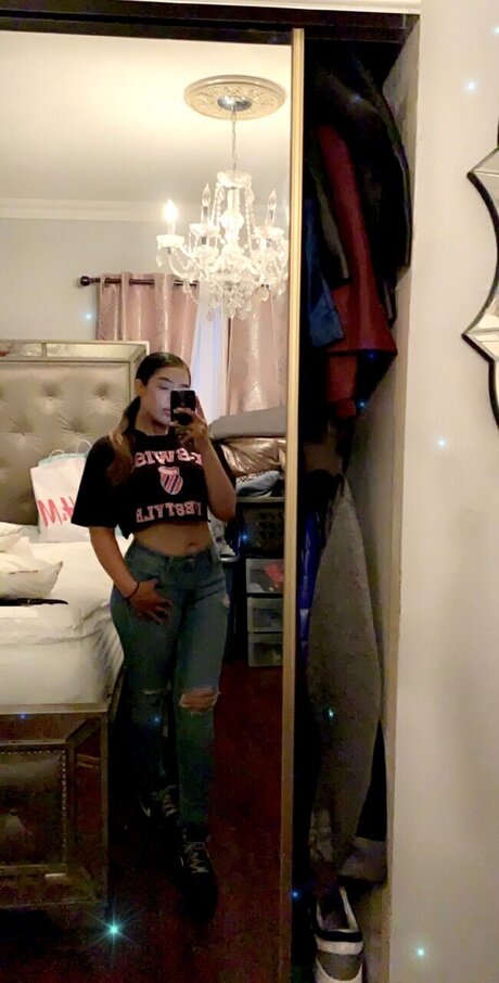 Naken läckt OnlyFans-bild av Baby Cakez