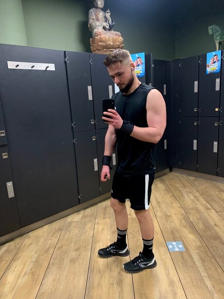 Alasti lekkinud OnlyFans-i pilt James Litman