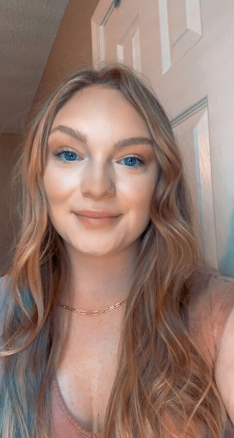 Naken lekkede OnlyFans-bilde av Taylor