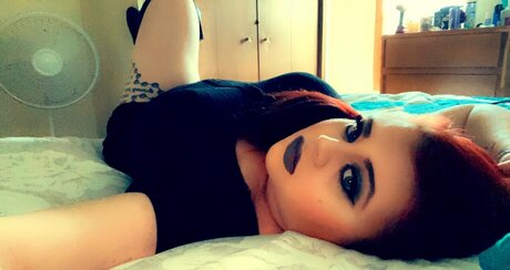Naakte gelekte OnlyFans-foto van Nene