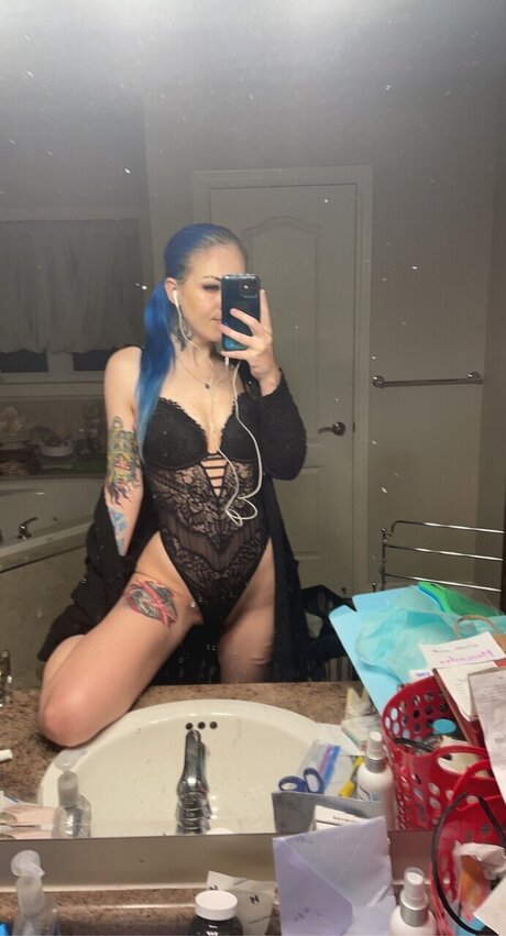 Naken läckt OnlyFans-bild av Toxic
