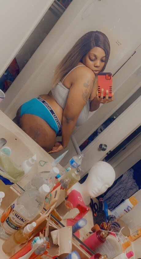 Обнаженная фотография утечки OnlyFans от Brown Sace