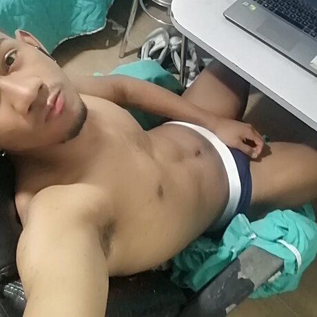 Naken läckt OnlyFans-bild av Manu Sanmartin