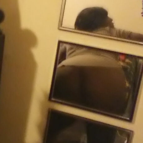 Nahá fotka uniklých OnlyFans od Skuirt Queen