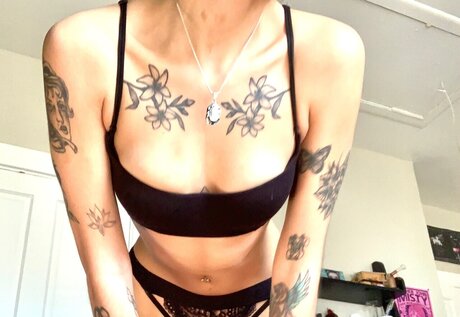 Naakte gelekte OnlyFans-foto van Kitty Princess