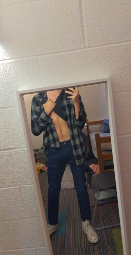 Nacktes geleaktes OnlyFans-Foto von Rocketboy